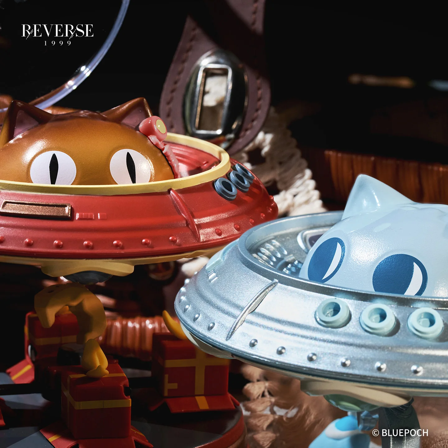 Reverse: 1999 "Carburro" Critter Spinning Ornament - Image 5